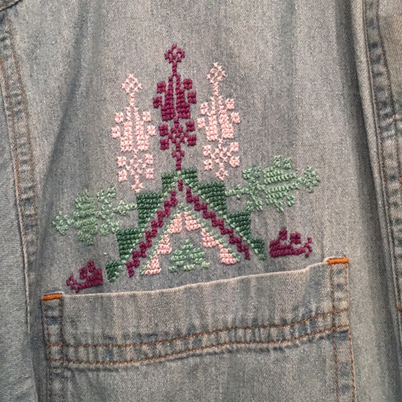Vintage Jordan embroidered denim chambray shirt - Picture 2 of 3